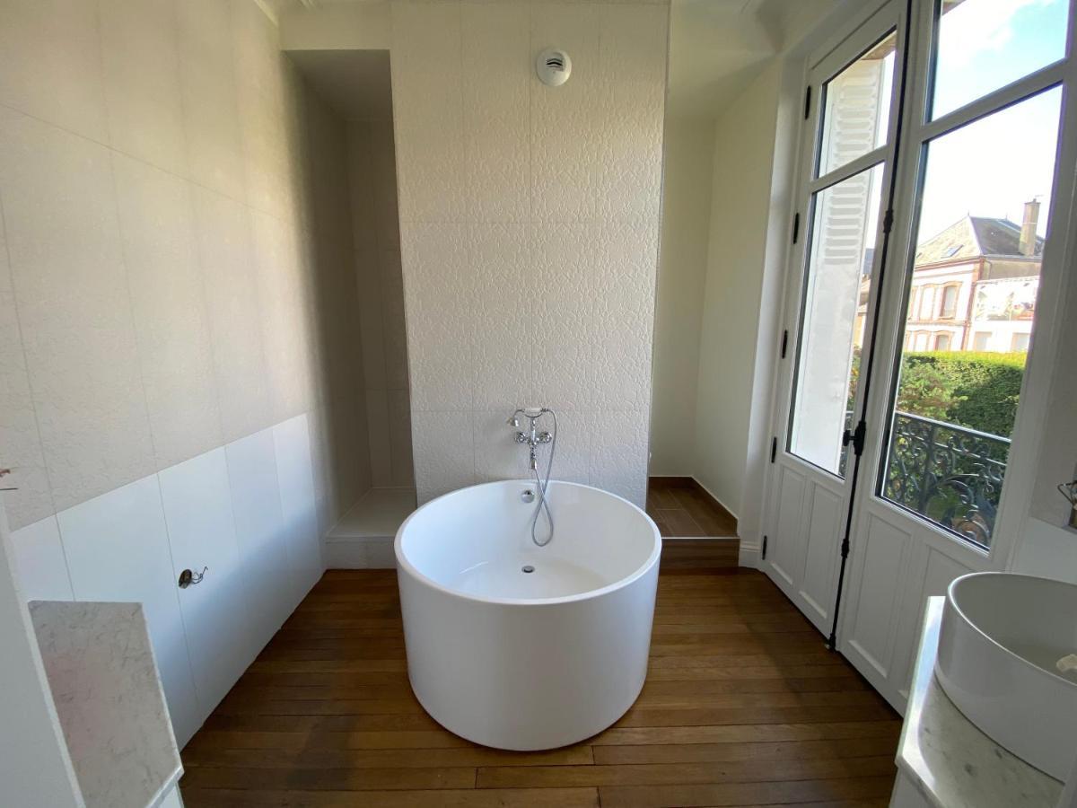 Maison Blanche Chartres - Maison D'Hotes 5 Etoiles Eksteriør billede